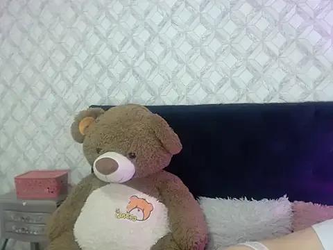 Emma-Wilson on StripChat 