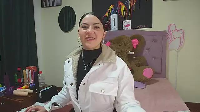 Emmie_Hot on StripChat 