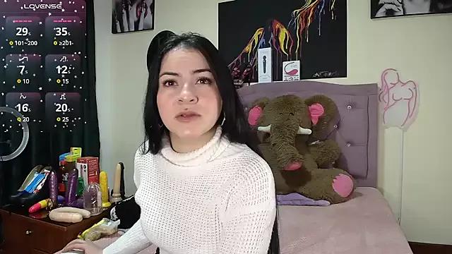 Emmie_Hot on StripChat 
