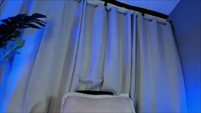 EviePhoenix on StripChat 