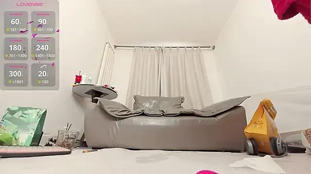 Freechat fox-yiyi on StripChat