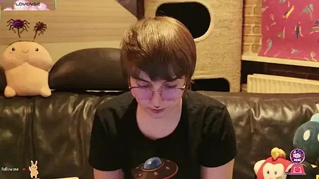 GamerGirl_Eve — LT gets 2 Videos + 2 Pics ( )*