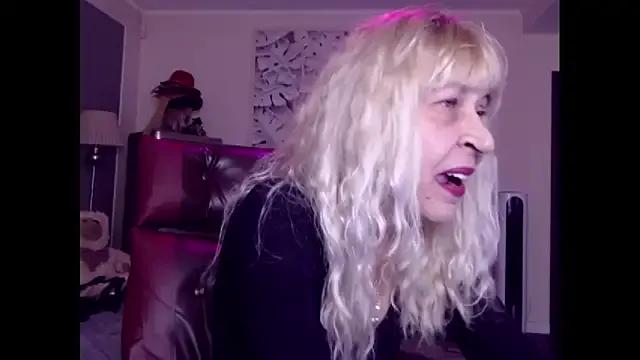 Freechat HornyMilf_555 on StripChat