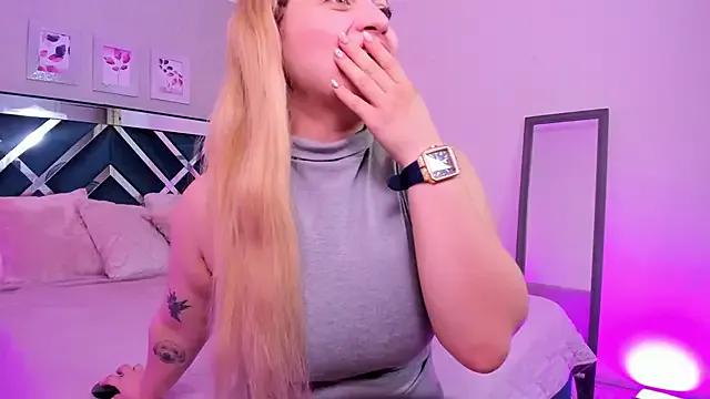 Freechat ibella7 on StripChat