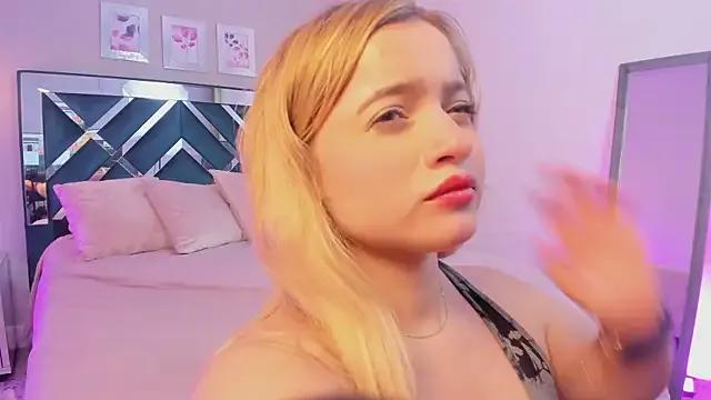 Freechat ibella7 on StripChat