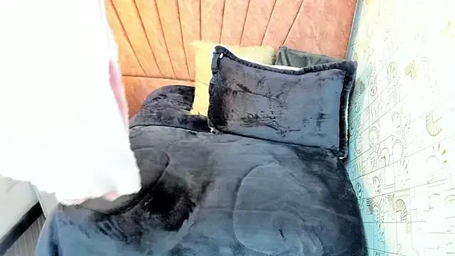 StripChat Issa_Milf__ is Freechat Issa_Milf__ — Freechat on StripChat