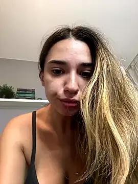 StripChat ItalianGirl is Private ItalianGirl — Tette Fuori + Massage (shhhh)