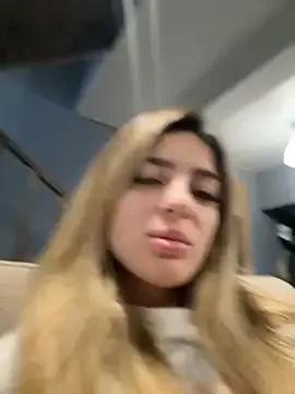 Jasmine_urPrincess — Long topless kiss