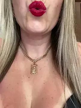Kittenforyou on StripChat 