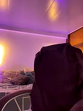 Freechat kloe28 on StripChat