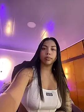 Freechat kloe28 on StripChat