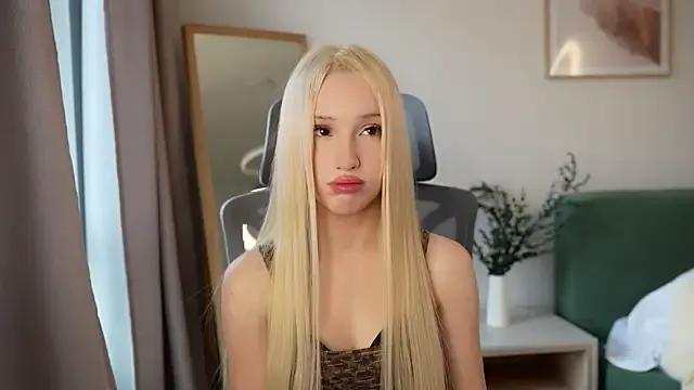 StripChat Laura_Obsidian is Freechat Laura_Obsidian — Take off my shorts for 5 minutes!