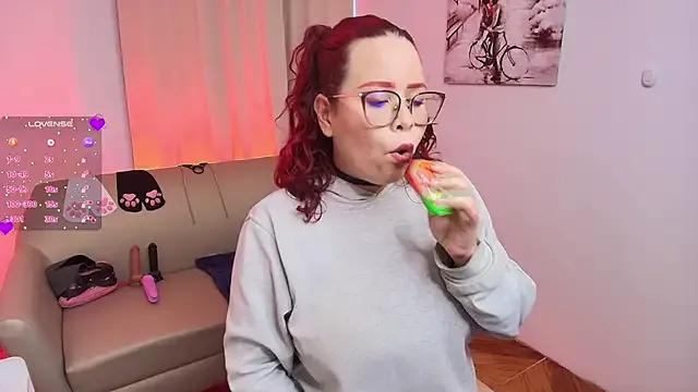 Little_whitekitty on StripChat 