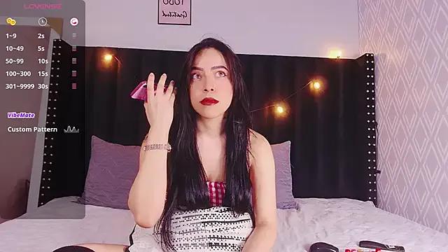littleebluee on StripChat 