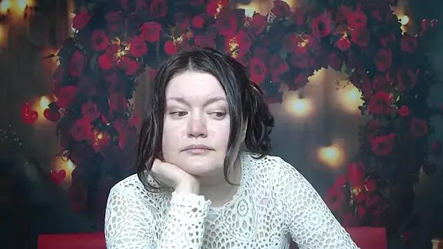 LolaHikls on StripChat 