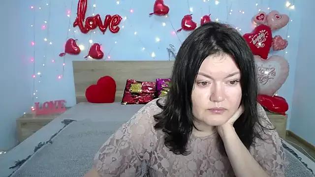LolaHikls on StripChat 