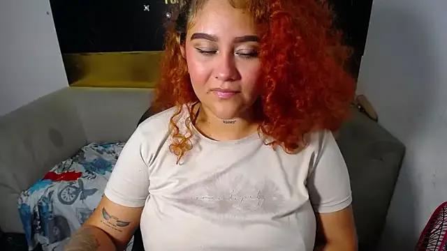 loly_bigbooty4u on StripChat 