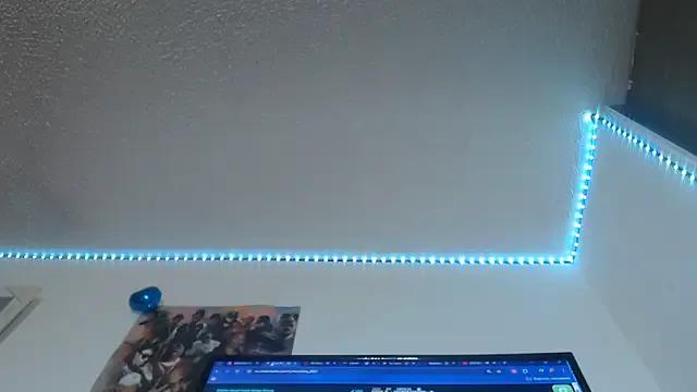 Freechat lorenitha_20 on StripChat