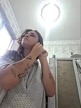 luuhcat09 on StripChat 