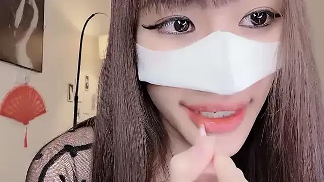 Freechat MaiLiiil on StripChat