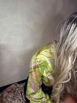 StripChat Melody1600 is Freechat Melody1600 — Me on top