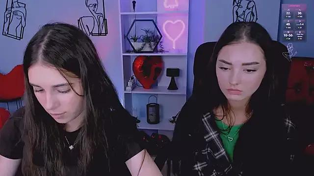 miki-niki on StripChat 