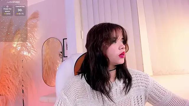 StripChat NikaVelvet1 is Private NikaVelvet1 — oil on my body