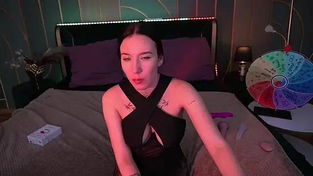 Freechat NikkiGoldSide on StripChat