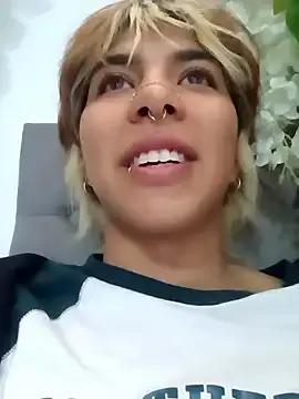 OliIverr22 on StripChat 