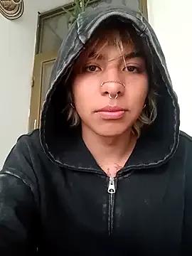 OliIverr22 on StripChat 