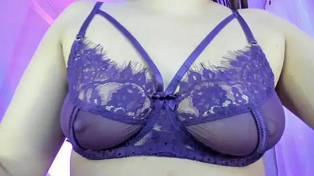 Samanta_roberts1 on StripChat 