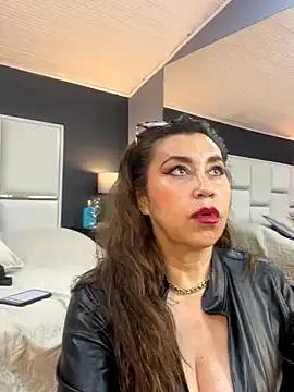 Samantha_Milf__ on StripChat