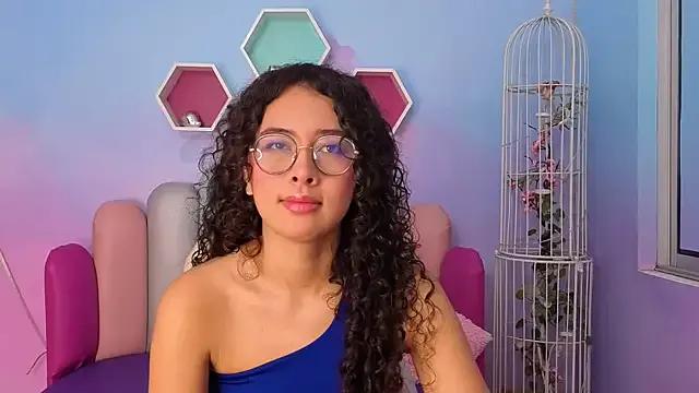 StripChat Sasha-Monroe is Freechat Sasha-Monroe — oil on my ass + spanks