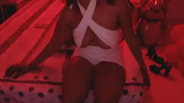 SashaBrianna99 on StripChat 