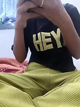 Freechat sassyishhu76 on StripChat