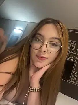 Freechat scarlett_roousse on StripChat