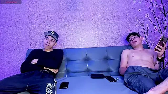 Freechat SeecretPartys on StripChat