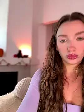 StripChat SerenaCloud is Freechat SerenaCloud — Oil up my wet pussyyy