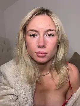 Freechat SexySaraxxoo on StripChat