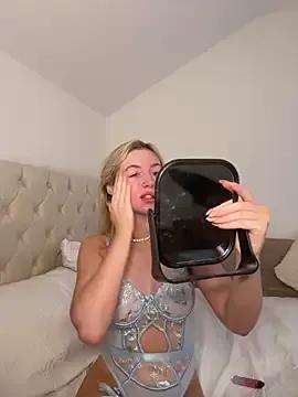 Freechat SexySaraxxoo on StripChat