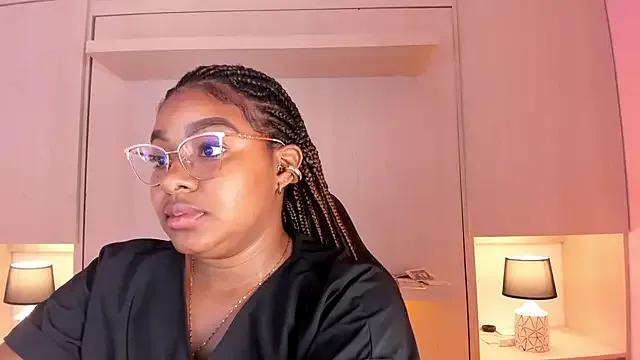 tamaraa_smiith on StripChat 