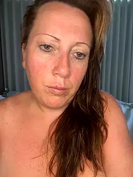 xsexycurvymilf on StripChat 