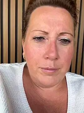 xsexycurvymilf on StripChat 