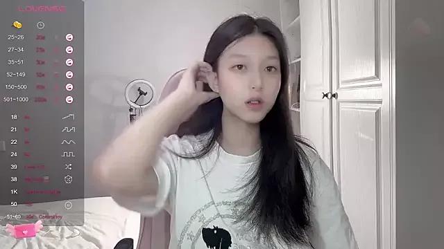 YaYa-521 on StripChat 