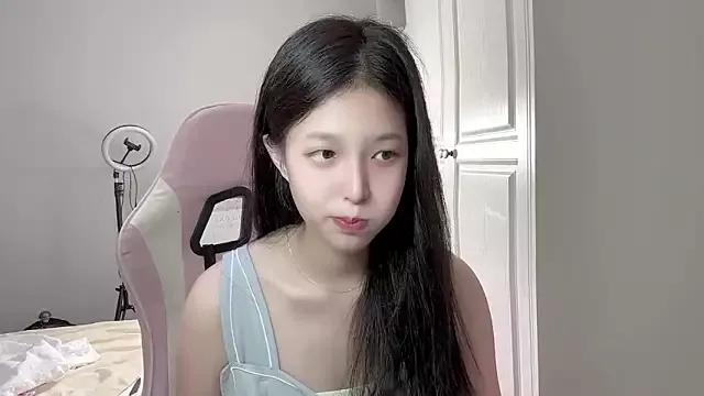 YaYa-521 on StripChat 