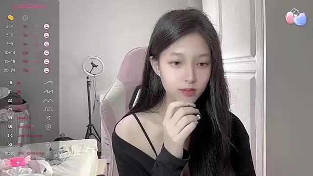 YaYa-521 on StripChat 